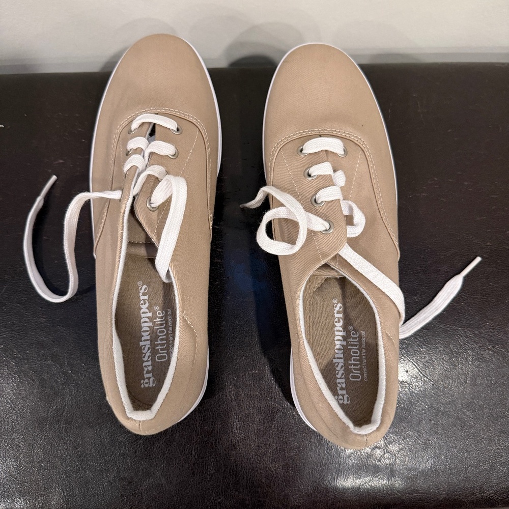 Everyday orthopedic sneaker
